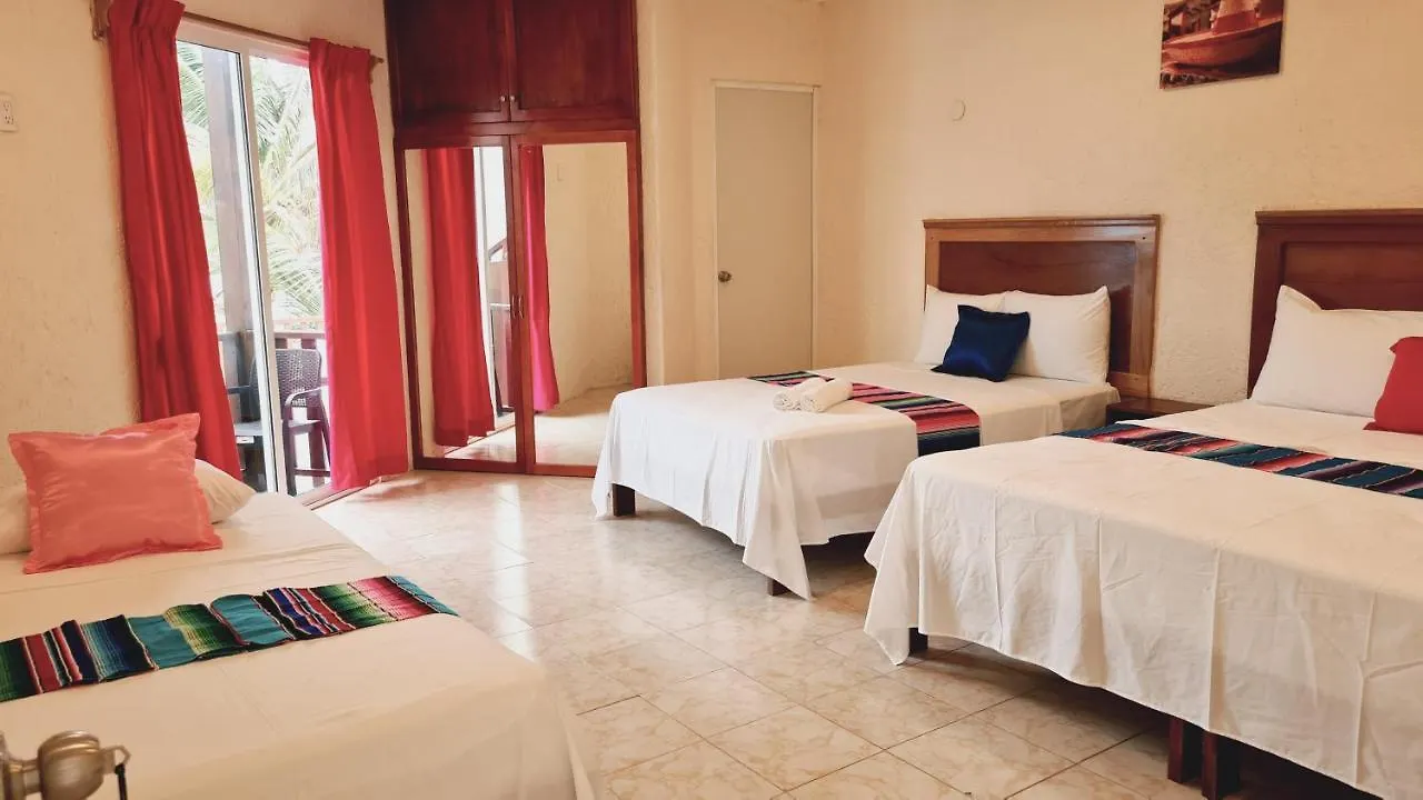 Hotel Machos Mahahual 3*,