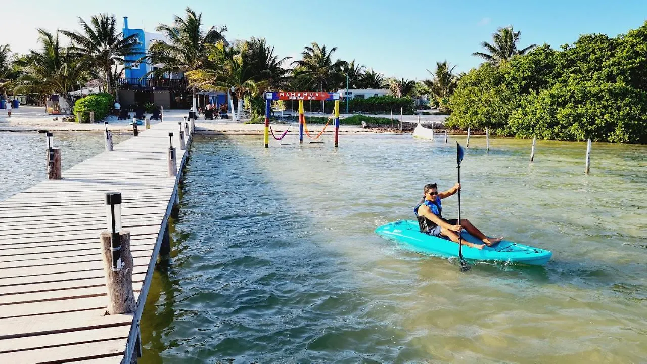 Hotel Machos Mahahual 3*,