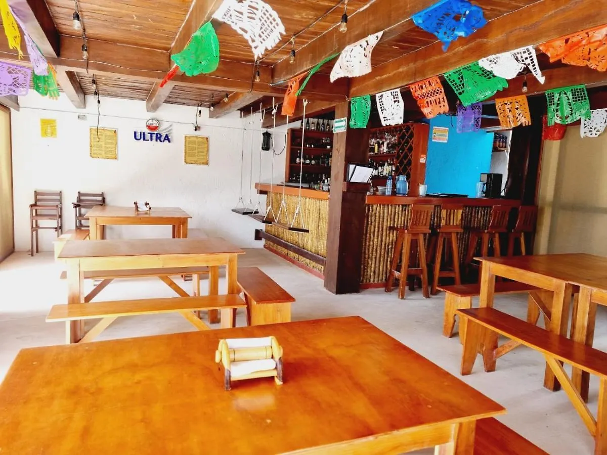 Hotel Machos Mahahual 3*,