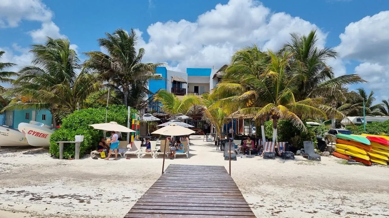Hotel Machos Mahahual 3*,  México