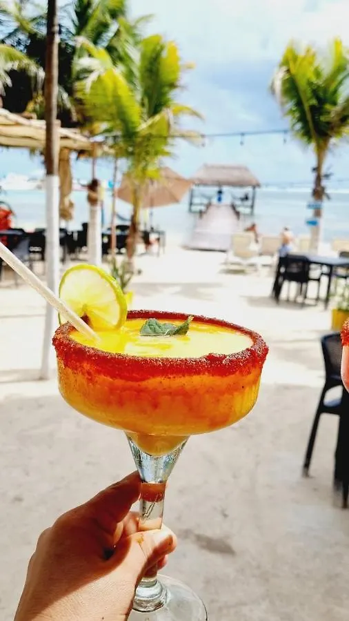 Hotel Machos Mahahual 3*,