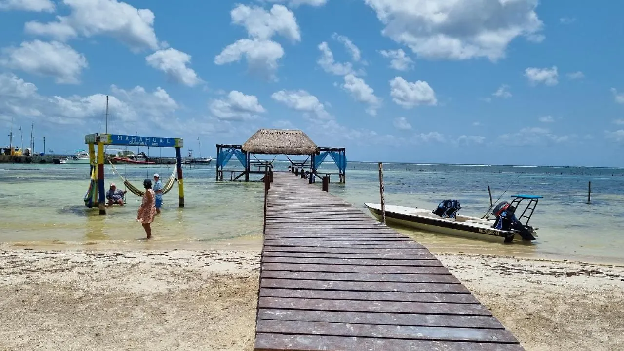 Hotel Machos Mahahual 3*,