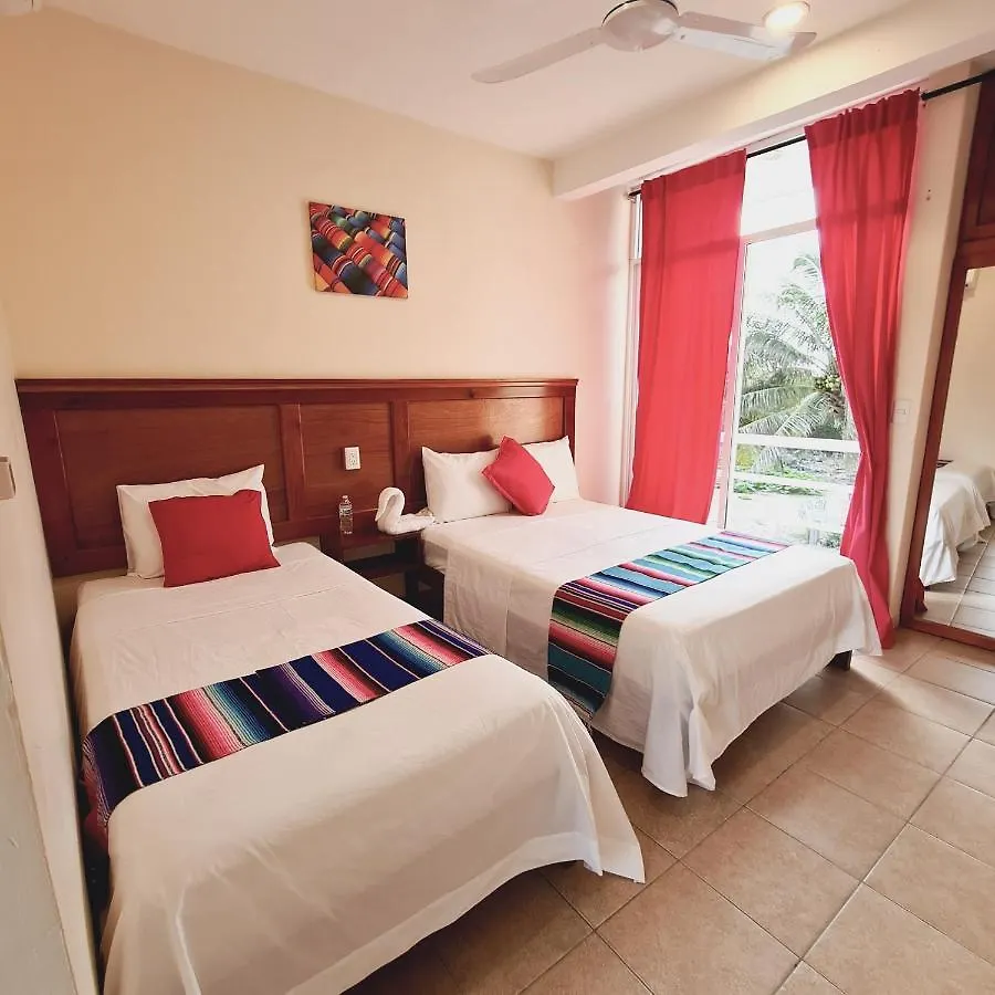Hotel Machos 玛哈威 3*,  墨西哥